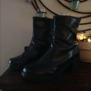 MUDD brand ladies mid calf boots black size 11